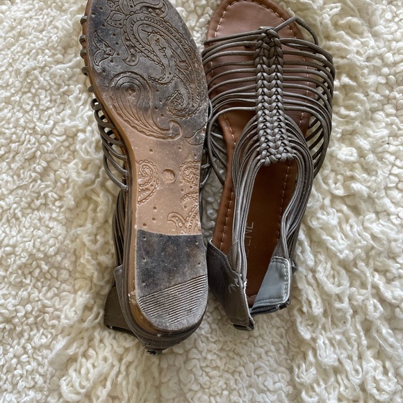 Ardene sandles size 10 - Picture 2 of 2